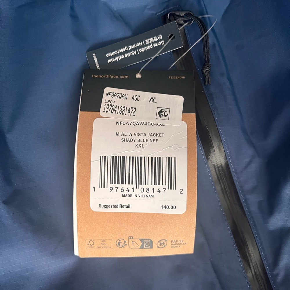 The North Face Men's Navy Raincoat, brand new with Tag - Picture 4 of 9